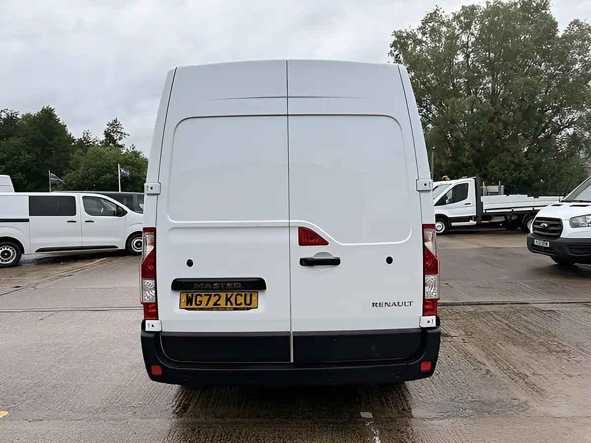 Used 2022 Renault Master MM35 Business Plus White - Interior and Exterior details 4
