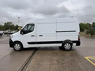 Used 2022 Renault Master MM35 Business Plus White - Interior and Exterior details 6