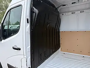 Used 2022 Renault Master MM35 Business Plus White - Interior and Exterior details 8