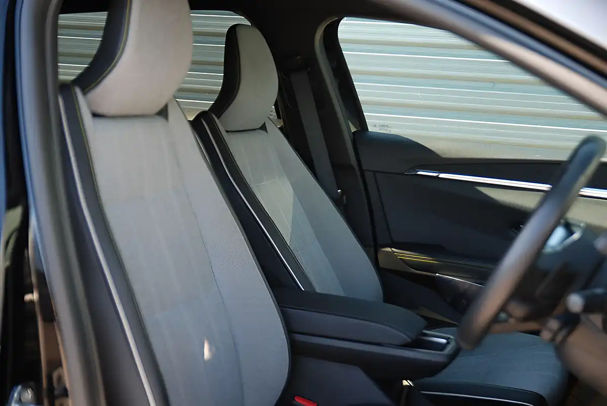 Used 2022 Renault Megane E-Tech Launch Edition Black - Interior and Exterior details 7
