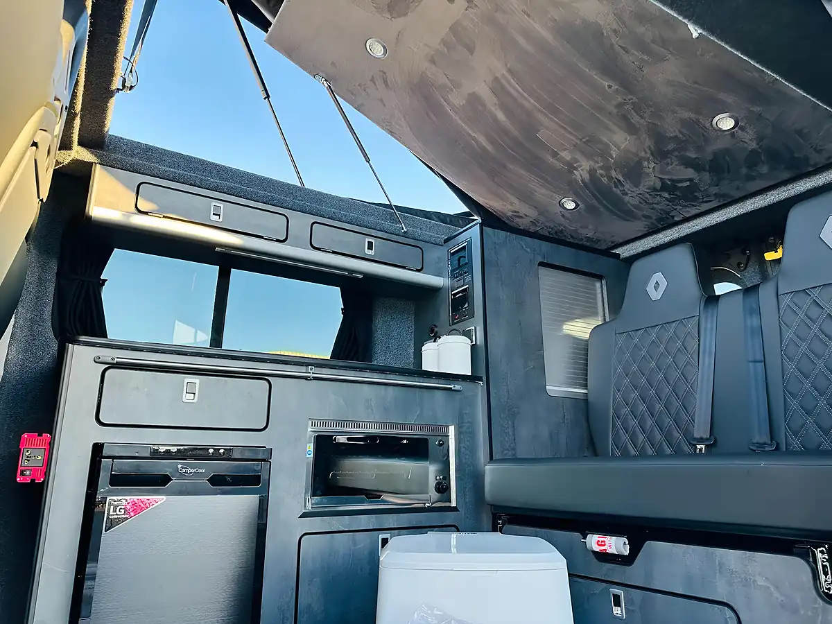 Used 2022 Renault Trafic Business+ Camper Van White - Interior and Exterior details 11