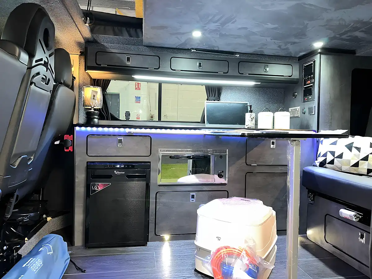 Used 2022 Renault Trafic Business+ Camper Van White - Interior and Exterior details 4
