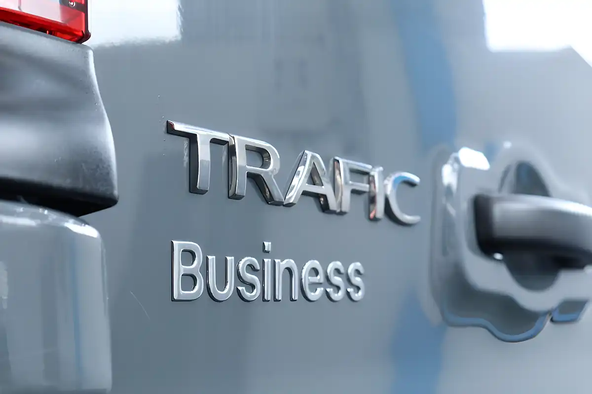 Used 2022 Renault Trafic Business Grey - Interior and Exterior details 10