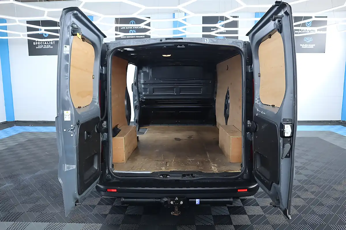Used 2022 Renault Trafic Business Grey - Interior and Exterior details 12