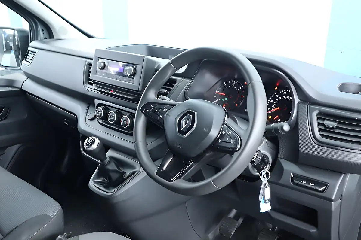 Used 2022 Renault Trafic Business Grey - Interior and Exterior details 16