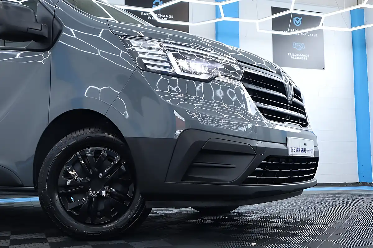 Used 2022 Renault Trafic Business Grey - Interior and Exterior details 2