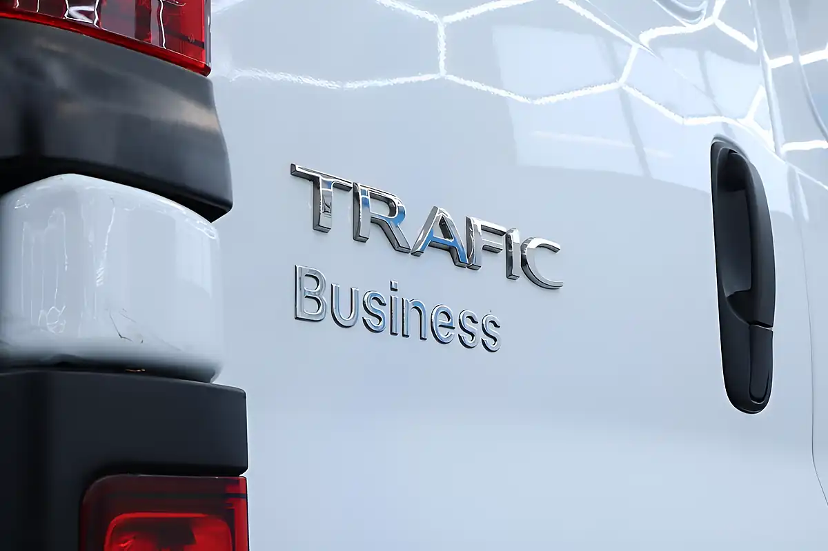 Used 2022 Renault Trafic Business High Roof White - Interior and Exterior details 10