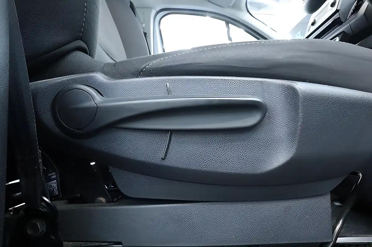 Used 2022 Renault Trafic Business High Roof White - Interior and Exterior details 16
