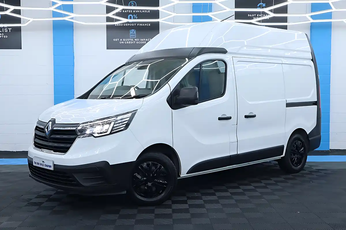 Used 2022 Renault Trafic Business High Roof White - Interior and Exterior details 5
