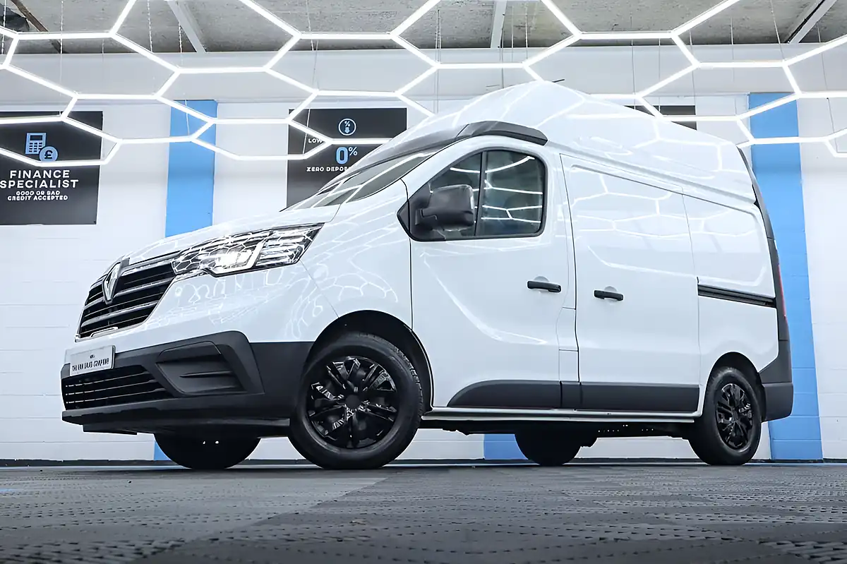 Used 2022 Renault Trafic Business High Roof White - Interior and Exterior details 7