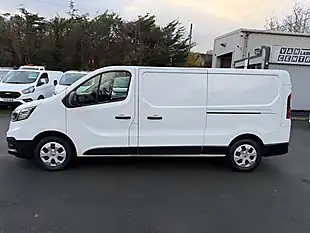 Used 2022 Renault Trafic Business+ White - Interior and Exterior details 12