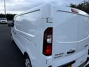 Used 2022 Renault Trafic Business+ White - Interior and Exterior details 15