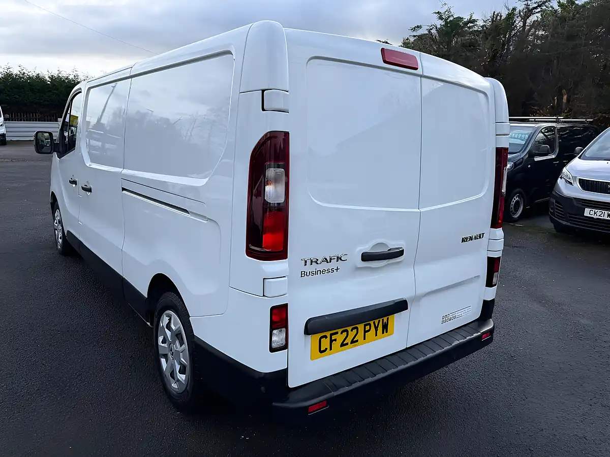 Used 2022 Renault Trafic Business+ White - Interior and Exterior details 16