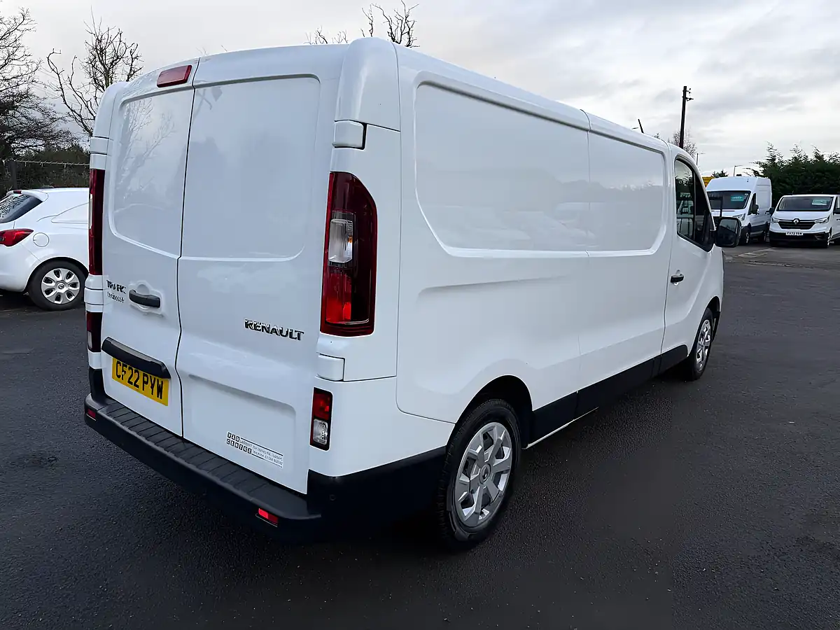 Used 2022 Renault Trafic Business+ White - Interior and Exterior details 2