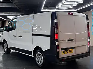 Used 2022 Renault Trafic Business White - Interior and Exterior details 5