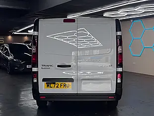Used 2022 Renault Trafic Business White - Interior and Exterior details 6
