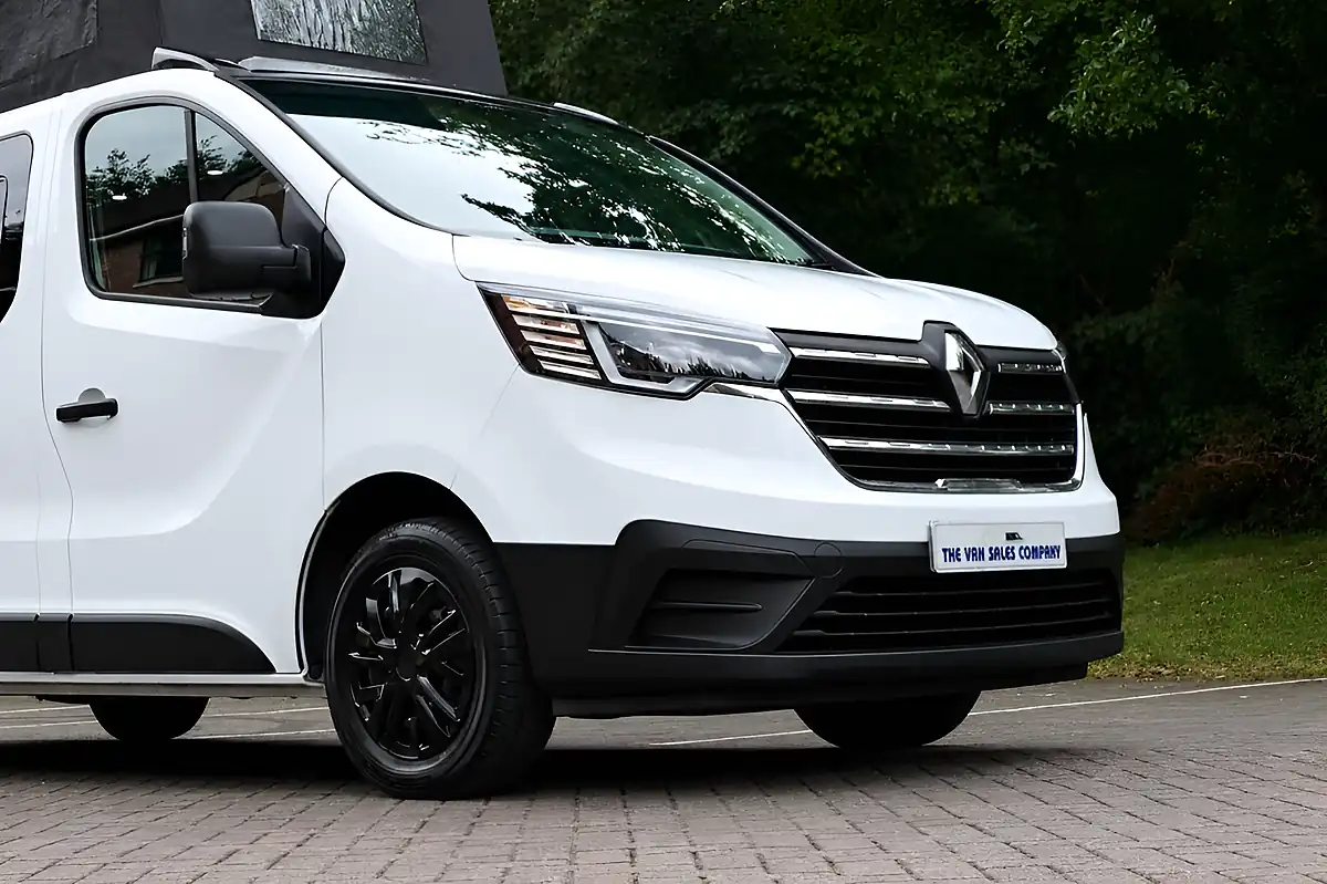 Used 2022 Renault Trafic Business+ White - Interior and Exterior details 2