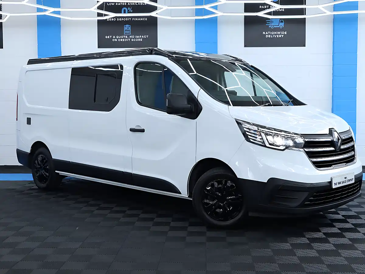 Used 2022 Renault Trafic Business+ White - Interior and Exterior details 8