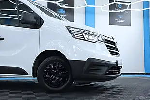 Used 2022 Renault Trafic Business+ White - Interior and Exterior details 9