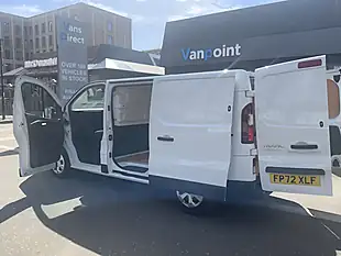 Used 2022 Renault Trafic Business+ White - Interior and Exterior details 12