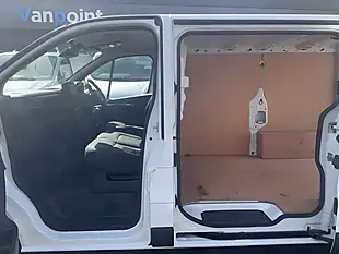 Used 2022 Renault Trafic Business+ White - Interior and Exterior details 15