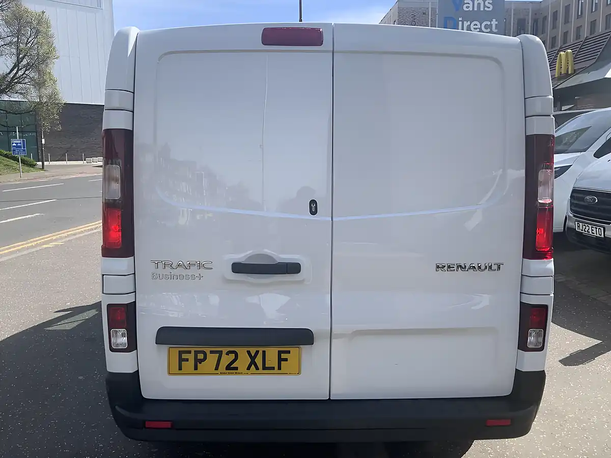 Used 2022 Renault Trafic Business+ White - Interior and Exterior details 5