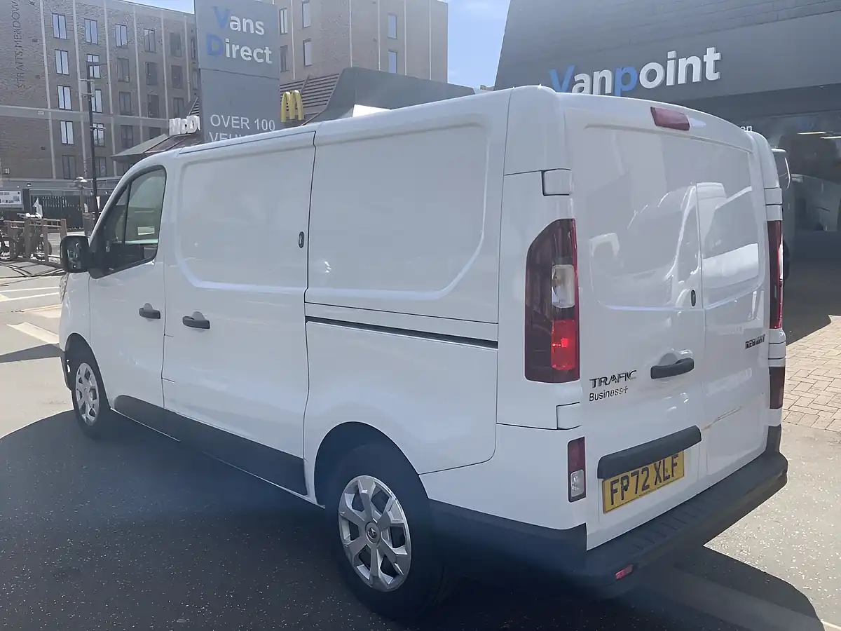 Used 2022 Renault Trafic Business+ White - Interior and Exterior details 6