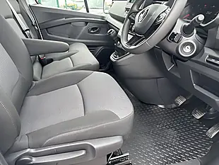 Used 2022 Renault Trafic Business White - Interior and Exterior details 12