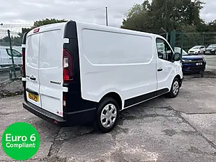 Used 2022 Renault Trafic Business White - Interior and Exterior details 4