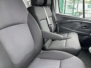 Used 2022 Renault Trafic Business White - Interior and Exterior details 8