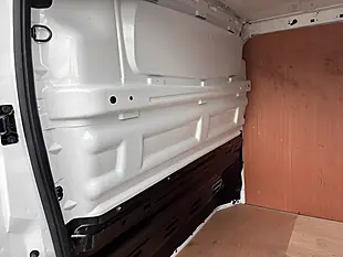Used 2022 Renault Trafic Business White - Interior and Exterior details 15