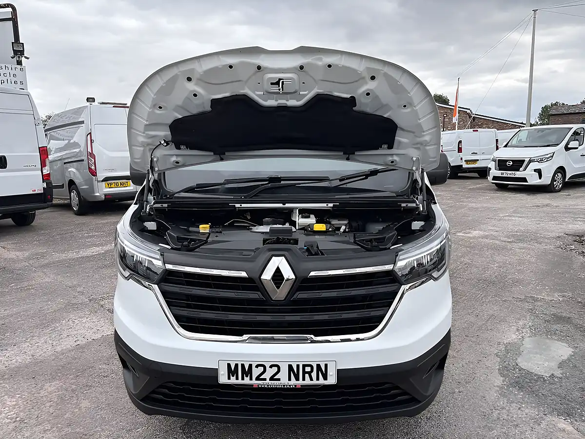 Used 2022 Renault Trafic Business White - Interior and Exterior details 19