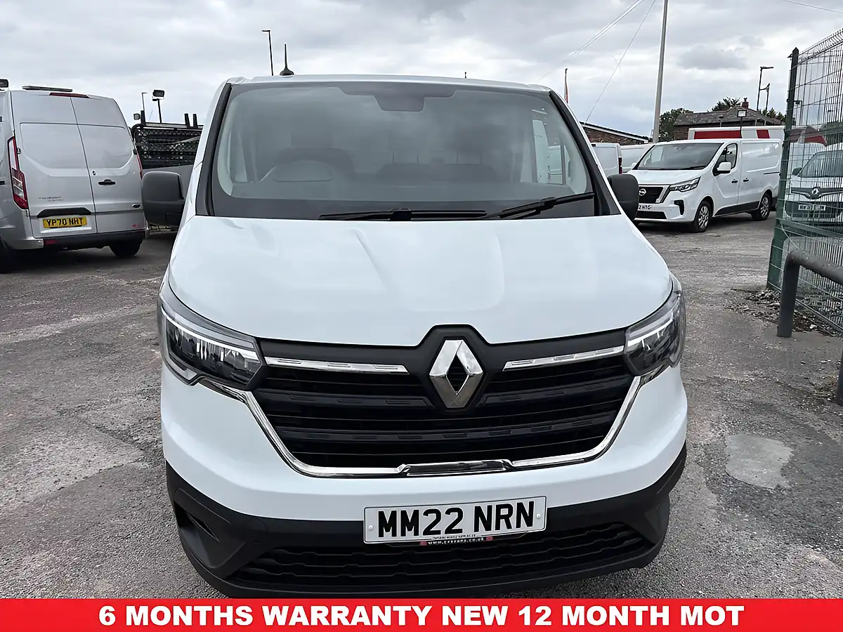 Used 2022 Renault Trafic Business White - Interior and Exterior details 2
