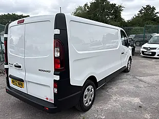 Used 2022 Renault Trafic Business White - Interior and Exterior details 5