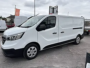 Used 2022 Renault Trafic Business White - Interior and Exterior details 8