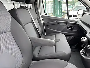 Used 2022 Renault Trafic Business White - Interior and Exterior details 9
