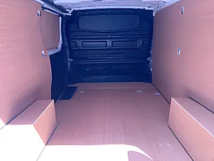 Used 2022 Renault Trafic LL30 Business White - Interior and Exterior details 5