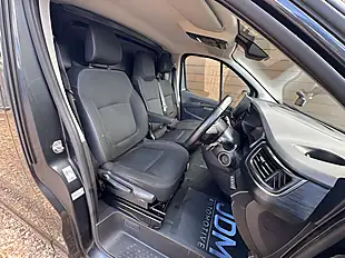 Used 2022 Renault Trafic LL30 Sport+ Grey - Interior and Exterior details 17