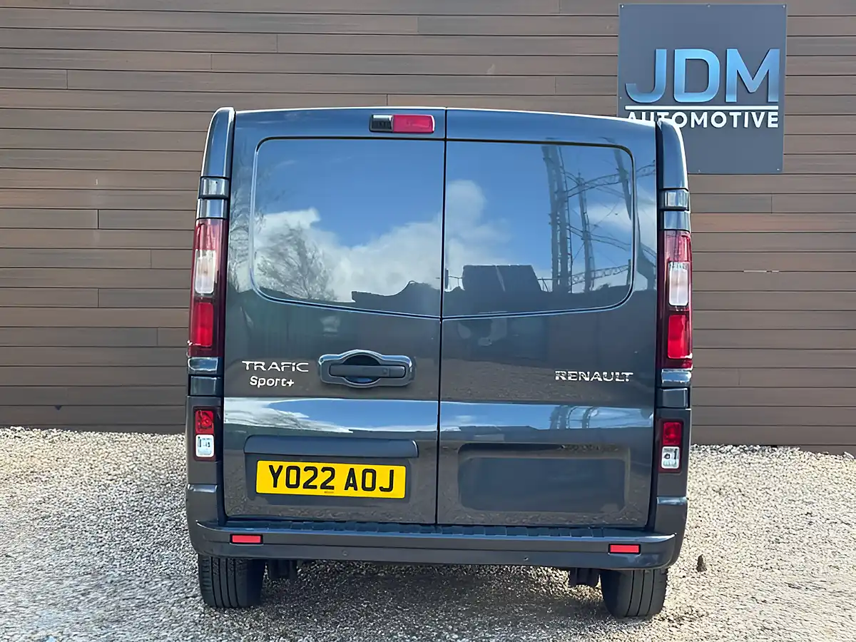Used 2022 Renault Trafic LL30 Sport+ Grey - Interior and Exterior details 4