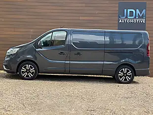 Used 2022 Renault Trafic LL30 Sport+ Grey - Interior and Exterior details 7