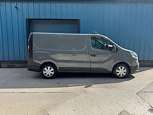 Used 2022 Renault Trafic SL28 Business Grey - Interior and Exterior details 2