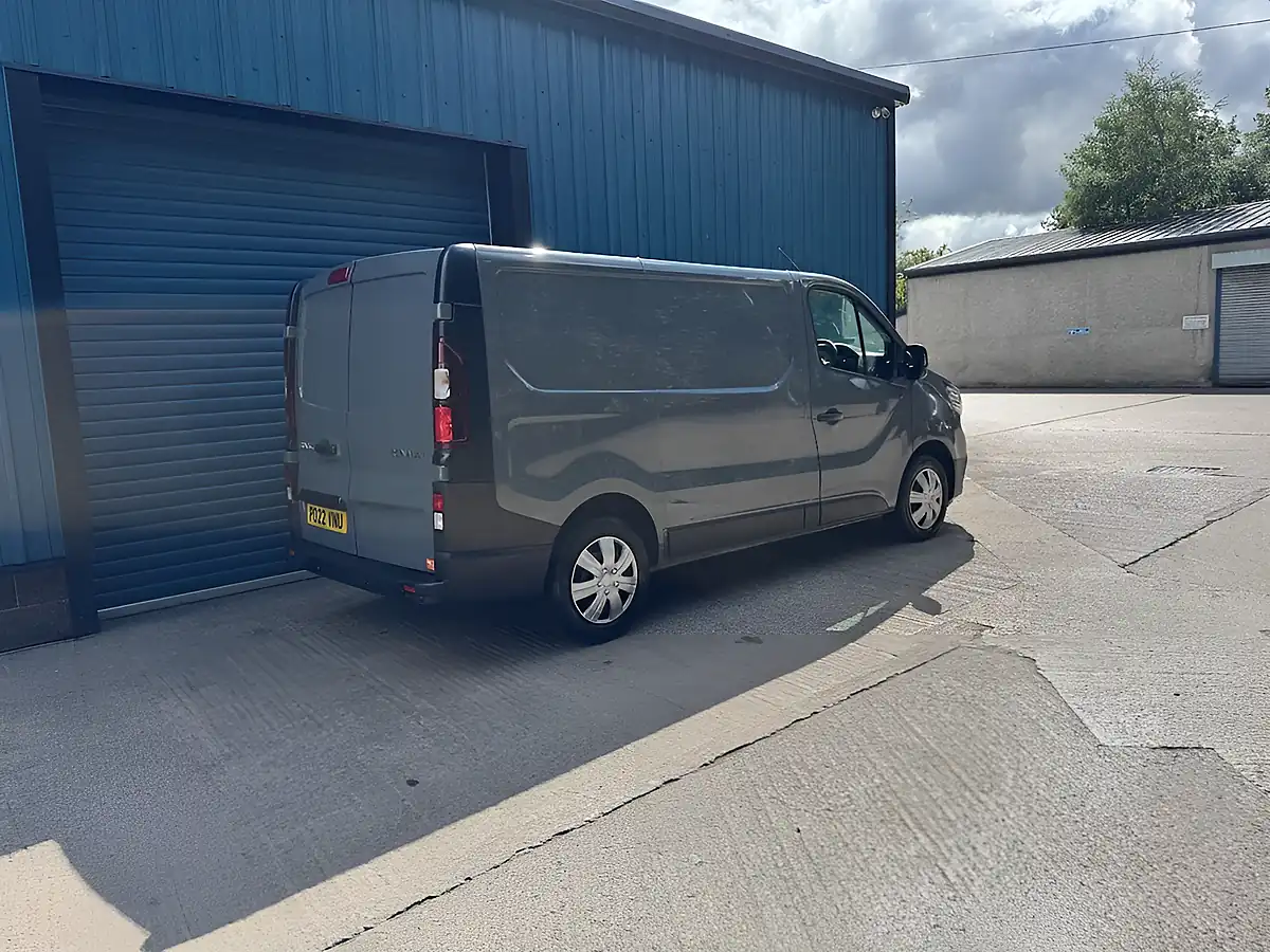 Used 2022 Renault Trafic SL28 Business Grey - Interior and Exterior details 3