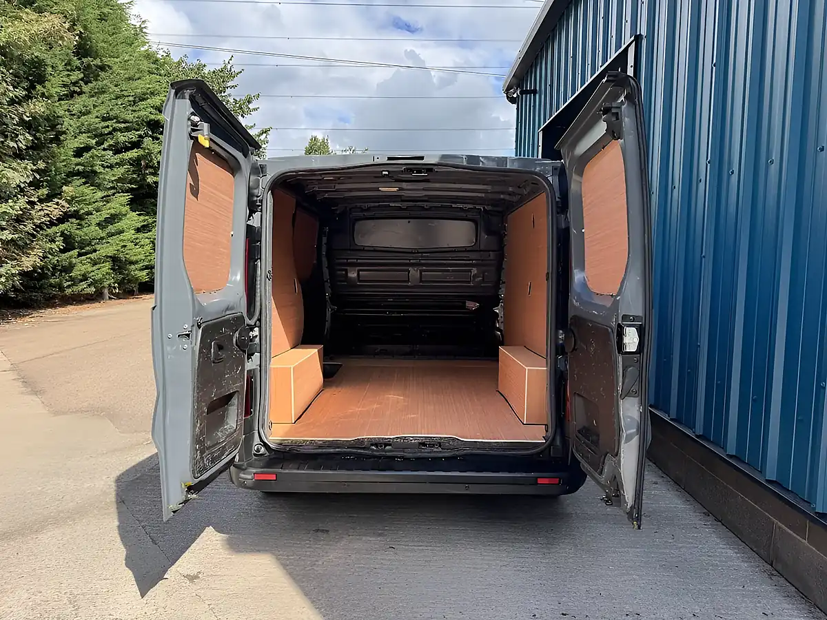 Used 2022 Renault Trafic SL28 Business Grey - Interior and Exterior details 8