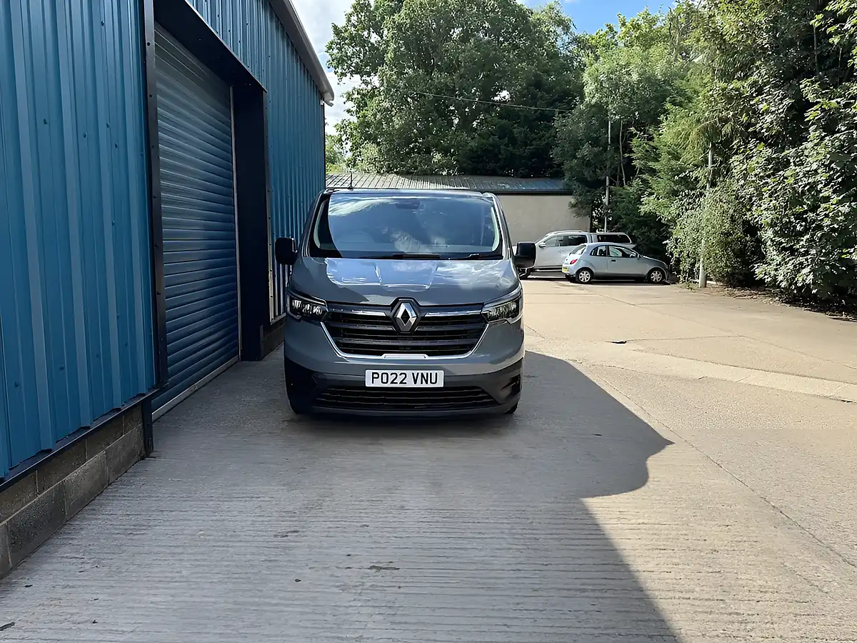 Used 2022 Renault Trafic SL28 Business Grey - Interior and Exterior details 9