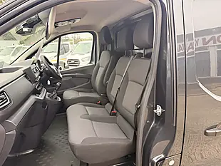 Used 2022 Renault Trafic SL28 Business L1 H1 Grey - Interior and Exterior details 13