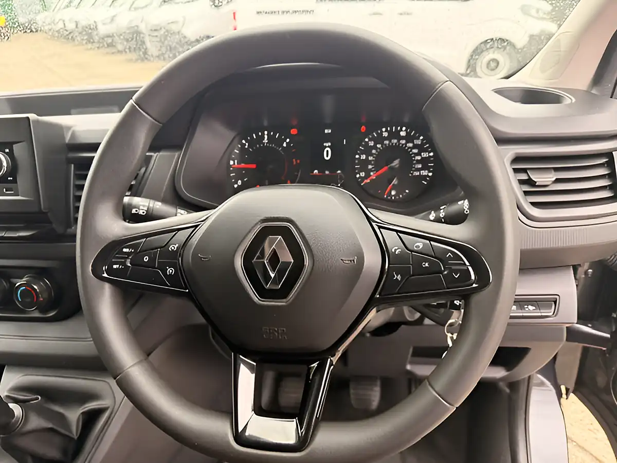 Used 2022 Renault Trafic SL28 Business L1 H1 Grey - Interior and Exterior details 18