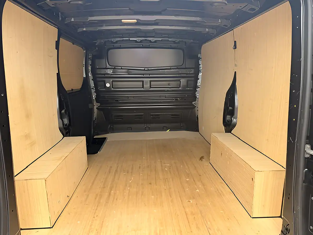 Used 2022 Renault Trafic SL28 Business L1 H1 Grey - Interior and Exterior details 6