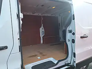 Used 2022 Renault Trafic SL28 Business White - Interior and Exterior details 10