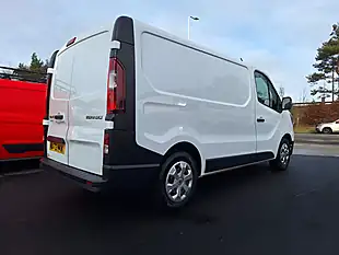 Used 2022 Renault Trafic SL28 Business White - Interior and Exterior details 3