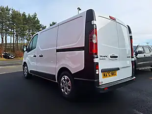 Used 2022 Renault Trafic SL28 Business White - Interior and Exterior details 6